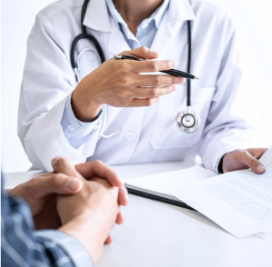 Photo d'une première consultation avec un médecin spécialiste de l'obésité
